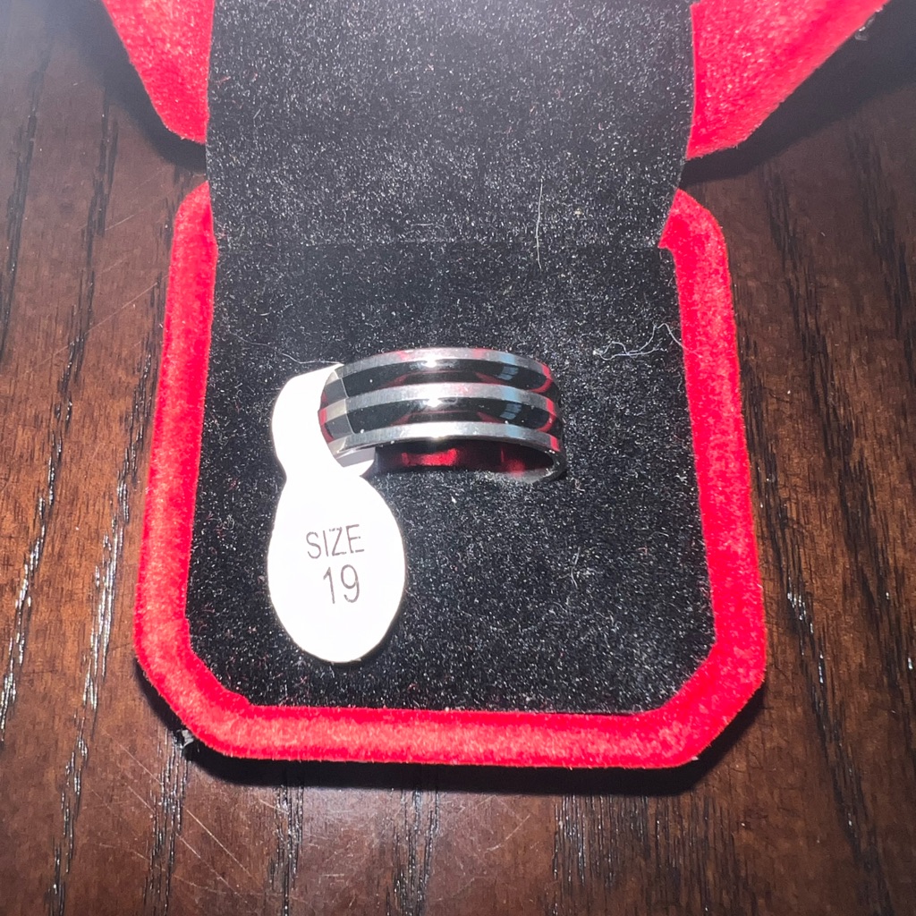 Men&acirc;s Stainless Steel SilverBlack 8 Mm Band Size 19 9 Us Nwt